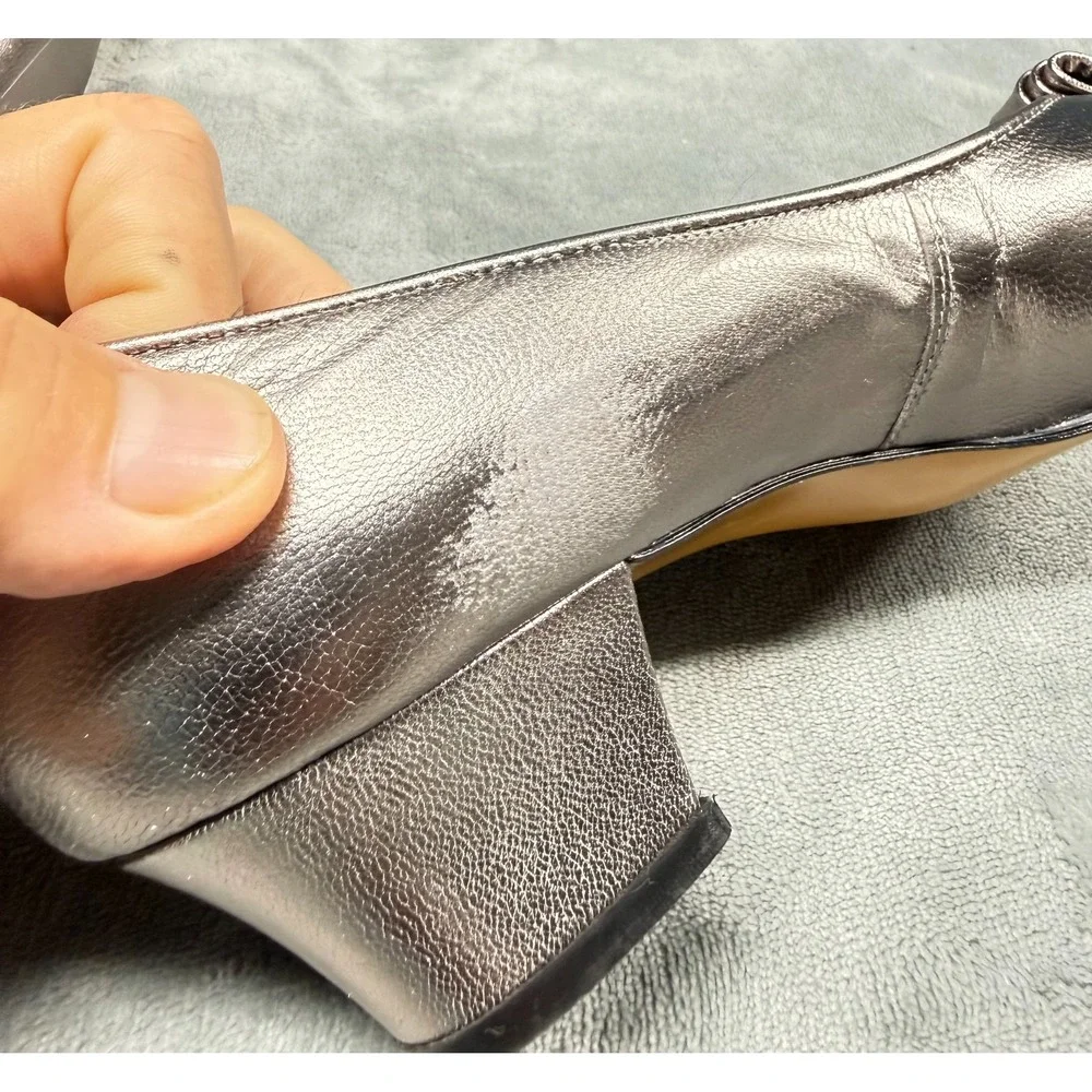 DeLiso Pumps Womens 7.5 B Bronze Metallic Leather Heels Bow Vintage